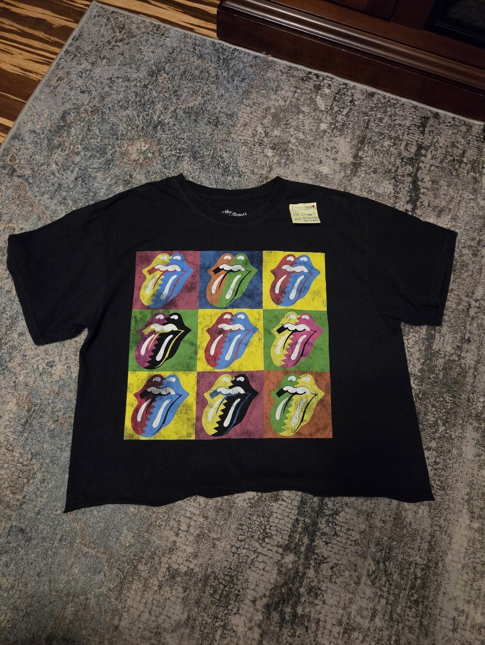 Rolling Stones Cropped Tshirt Size L, Measurements On The Tag - Picture 1 of 3